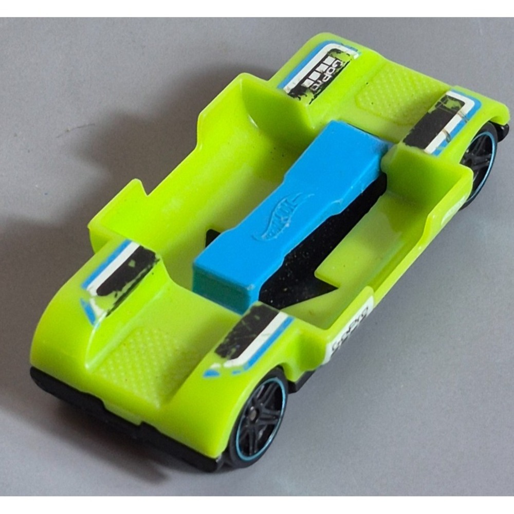 Hot Wheels 2017 Go Pro Zoom In FJV98 Green Blue Die-Cast Mattel